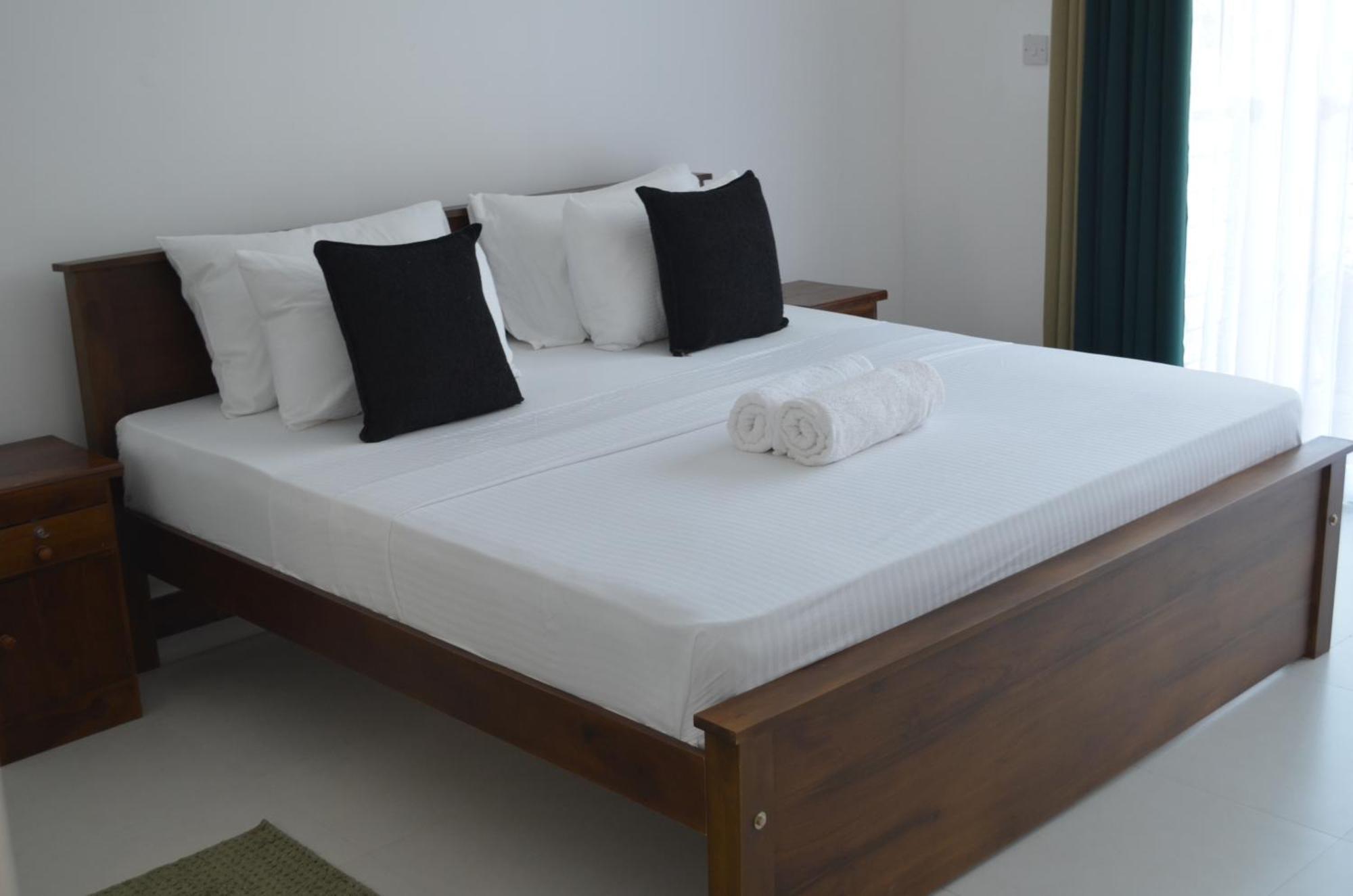 Silina Airport Transit Hotel & Residence Katunayaka Dış mekan fotoğraf
