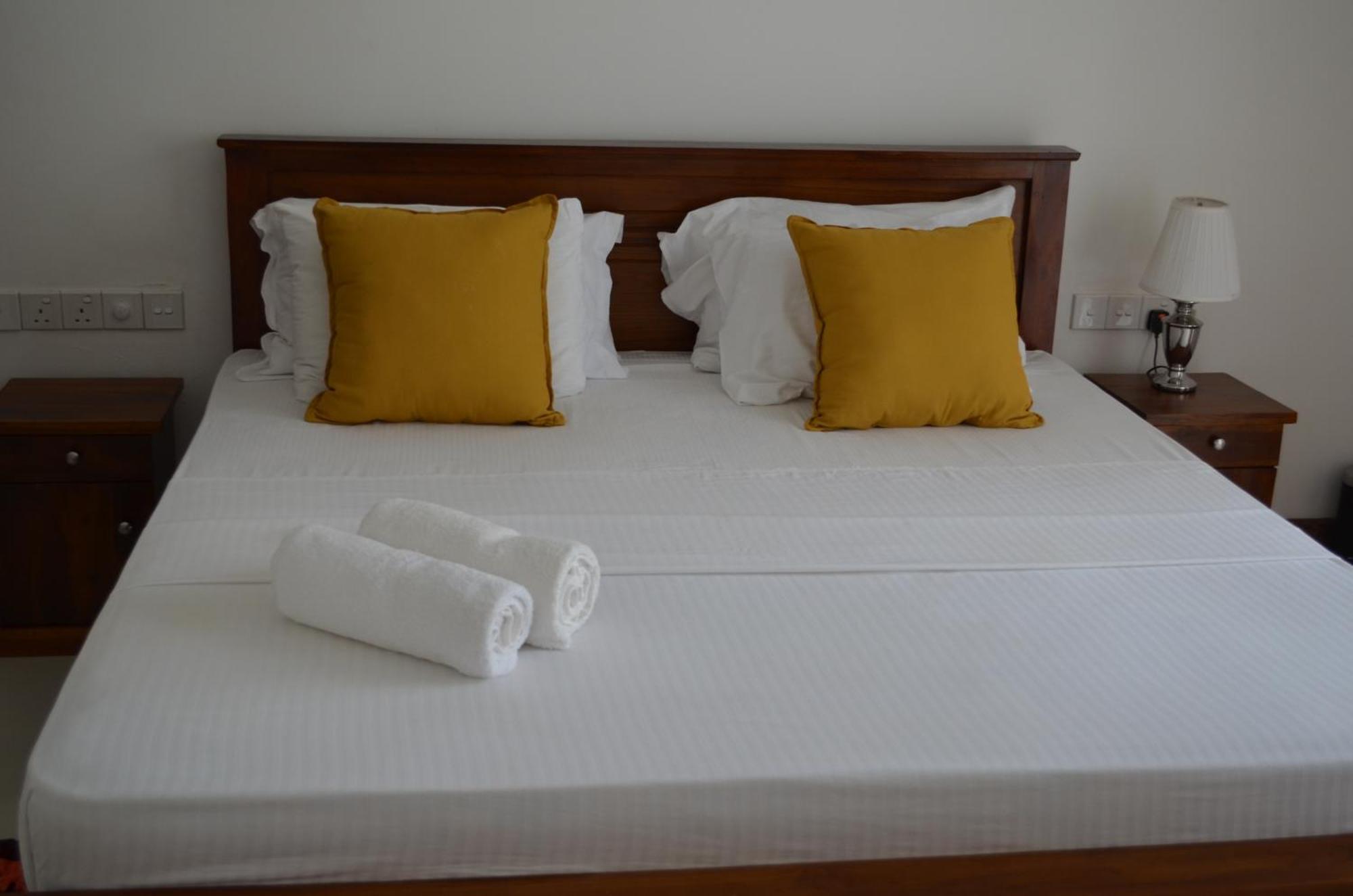 Silina Airport Transit Hotel & Residence Katunayaka Dış mekan fotoğraf